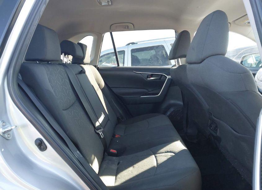 Photo 8 of 2021 Toyota Rav4 XLE (VIN 2T3W1RFV0MW147581)