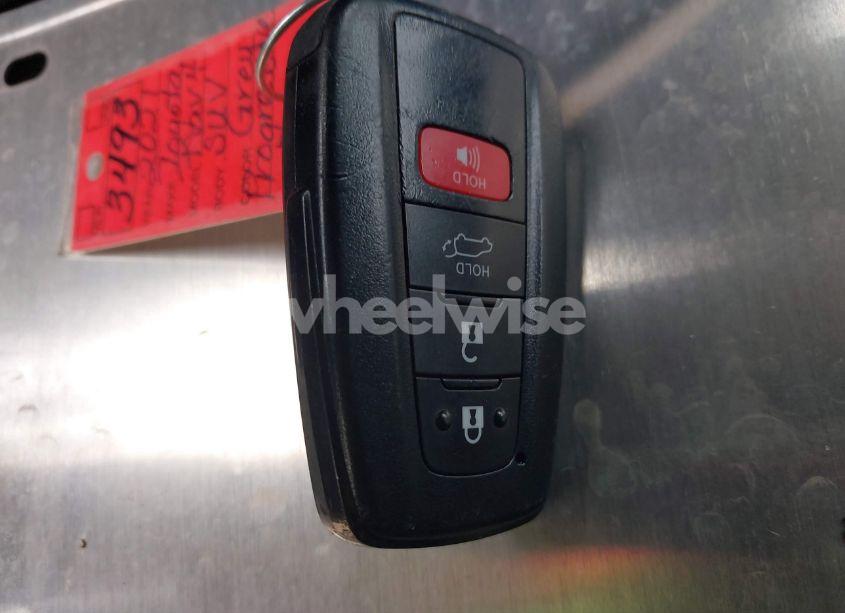 Photo 11 of 2021 Toyota Rav4 XLE (VIN 2T3W1RFV0MW176224)