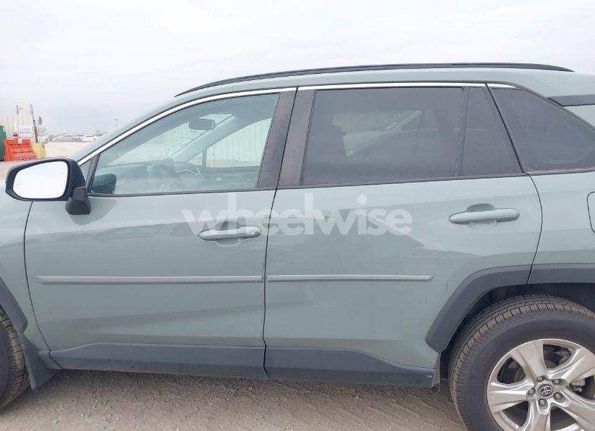 Photo 15 of 2021 Toyota Rav4 XLE (VIN 2T3W1RFV0MW176224)