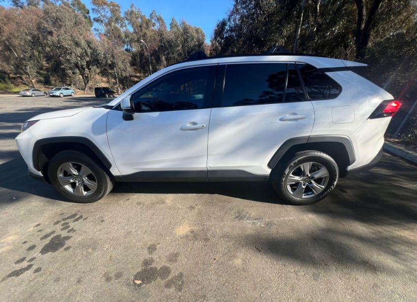 Photo 13 of 2022 Toyota Rav4 XLE (VIN 2T3W1RFV0NC174962)