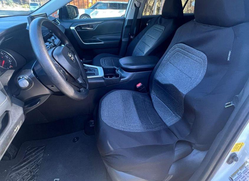 Photo 5 of 2022 Toyota Rav4 XLE (VIN 2T3W1RFV0NC174962)