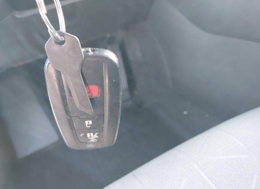 Photo 11 of 2022 Toyota Rav4 XLE (VIN 2T3W1RFV0NC198758)