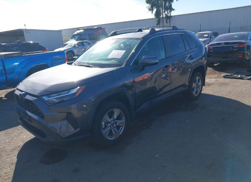 Photo 2 of 2022 Toyota Rav4 XLE (VIN 2T3W1RFV0NC198758)