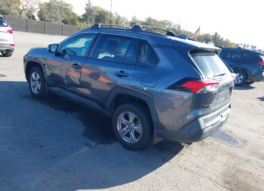 Photo 3 of 2022 Toyota Rav4 XLE (VIN 2T3W1RFV0NC198758)