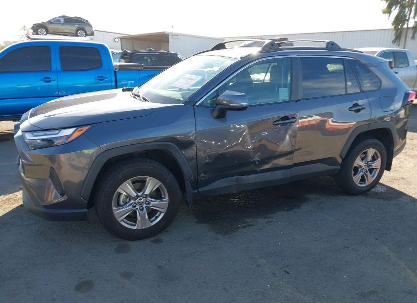 Photo 6 of 2022 Toyota Rav4 XLE (VIN 2T3W1RFV0NC198758)