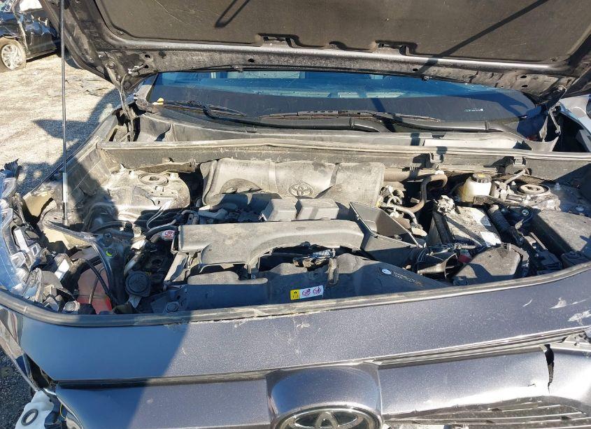 Photo 10 of 2022 Toyota Rav4 XLE (VIN 2T3W1RFV0NW195583)