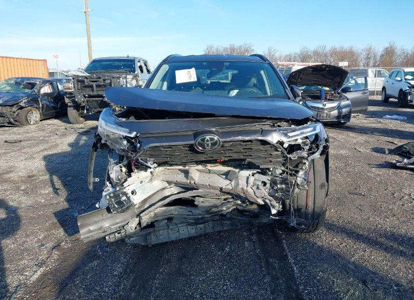 Photo 13 of 2022 Toyota Rav4 XLE (VIN 2T3W1RFV0NW195583)