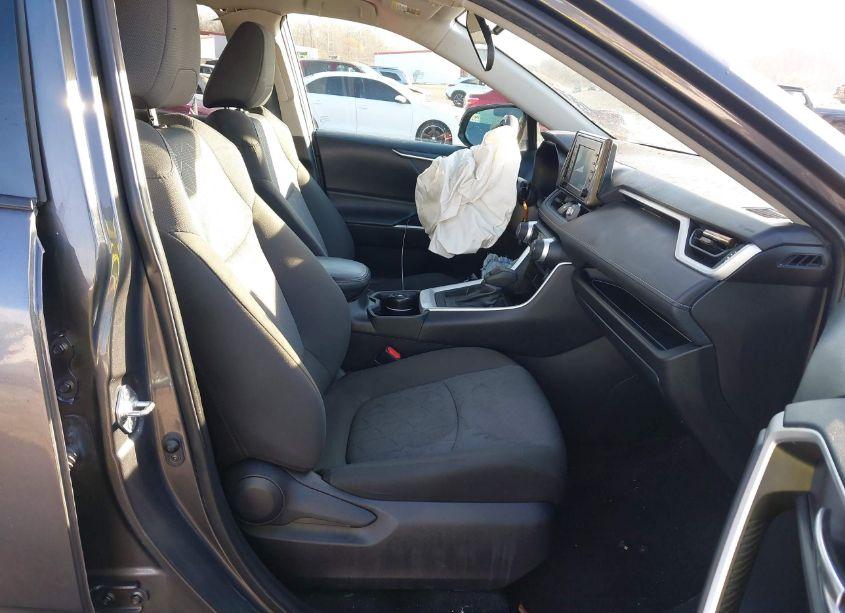 Photo 5 of 2022 Toyota Rav4 XLE (VIN 2T3W1RFV0NW195583)