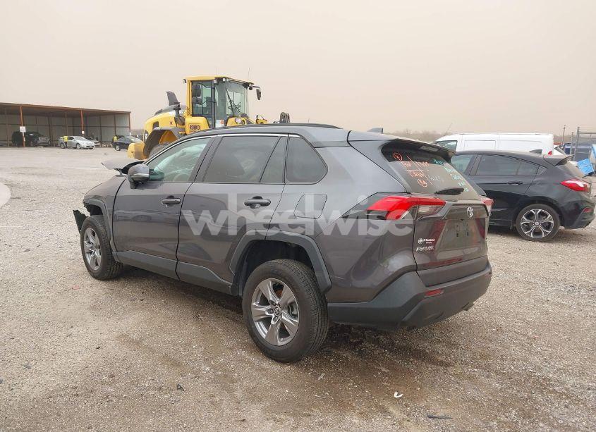 Photo 3 of 2022 Toyota Rav4 XLE (VIN 2T3W1RFV0NW216223)