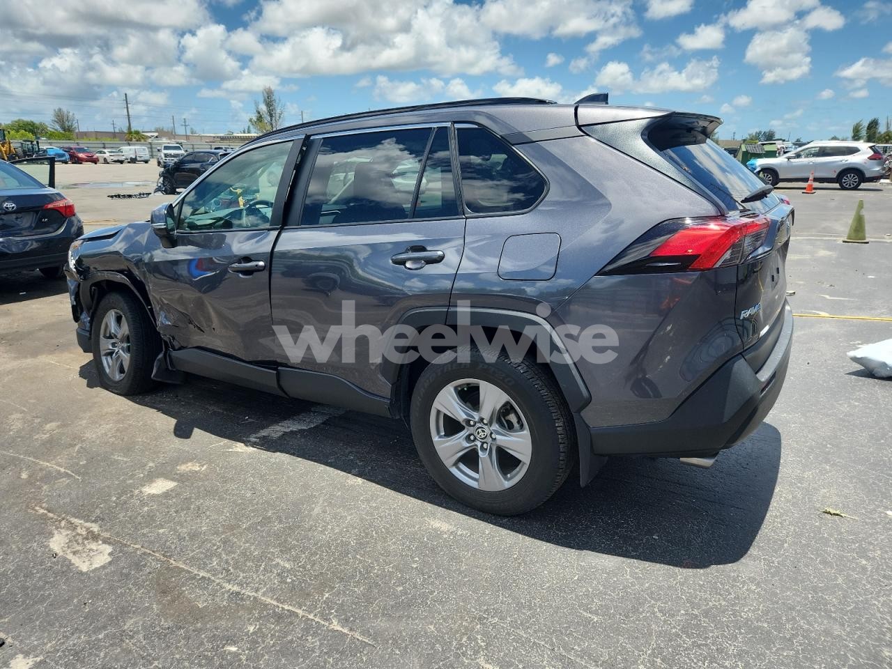 Photo 2 of 2024 TOYOTA RAV4 XLE (VIN 2T3W1RFV0RC261086)