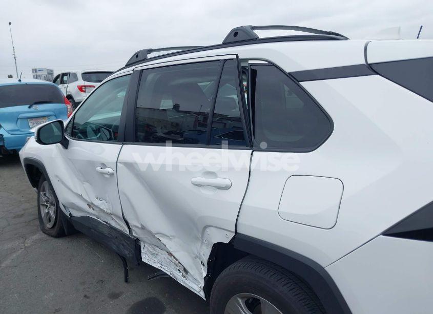 Photo 17 of 2024 Toyota Rav4 XLE (VIN 2T3W1RFV0RC277255)