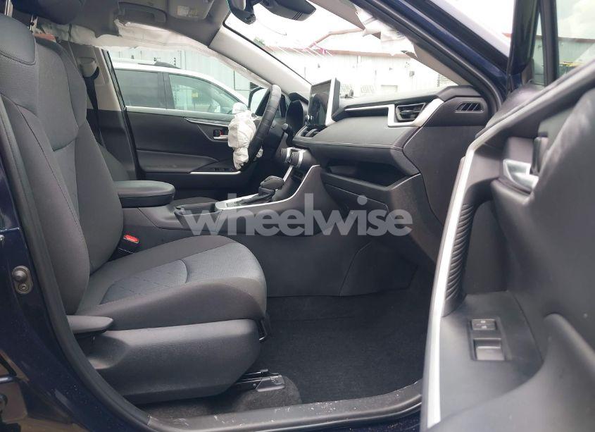 Photo 5 of 2025 Toyota Rav4 XLE (VIN 2T3W1RFV0SW391017)