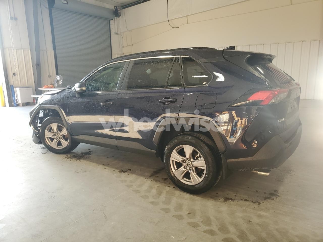 Photo 2 of 2025 TOYOTA RAV4 XLE (VIN 2T3W1RFV0SW410441)