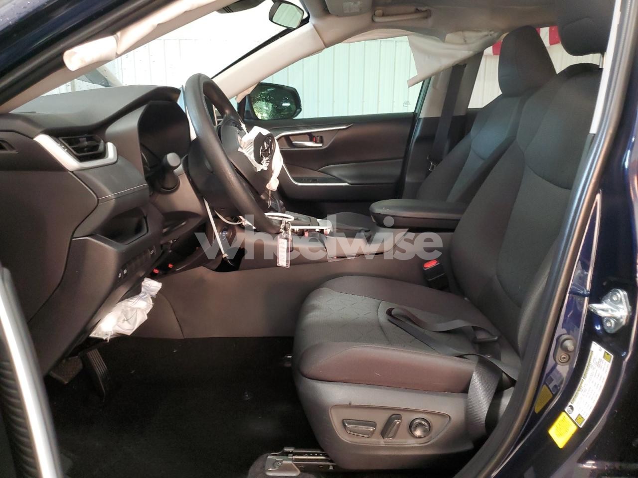 Photo 7 of 2025 TOYOTA RAV4 XLE (VIN 2T3W1RFV0SW410441)