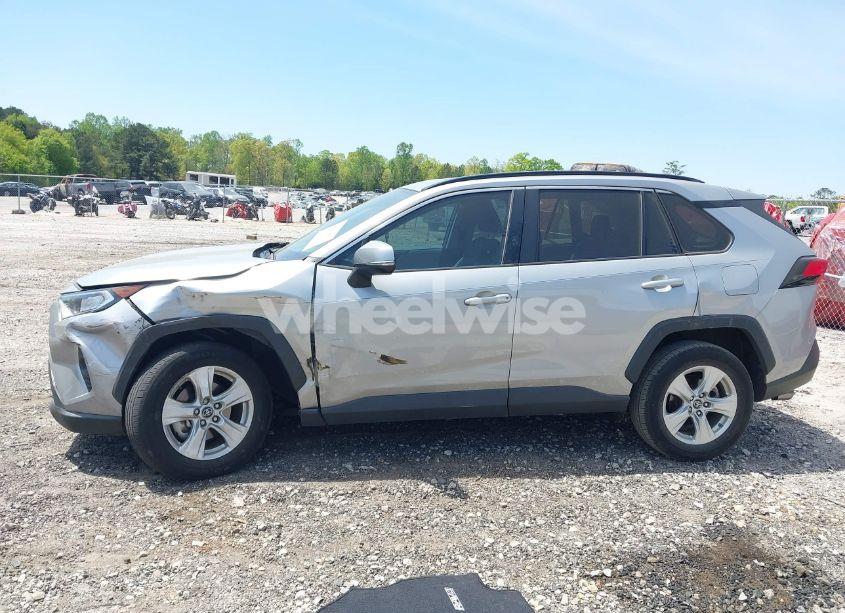 Photo 13 of 2019 Toyota Rav4 XLE (VIN 2T3W1RFV1KW006340)