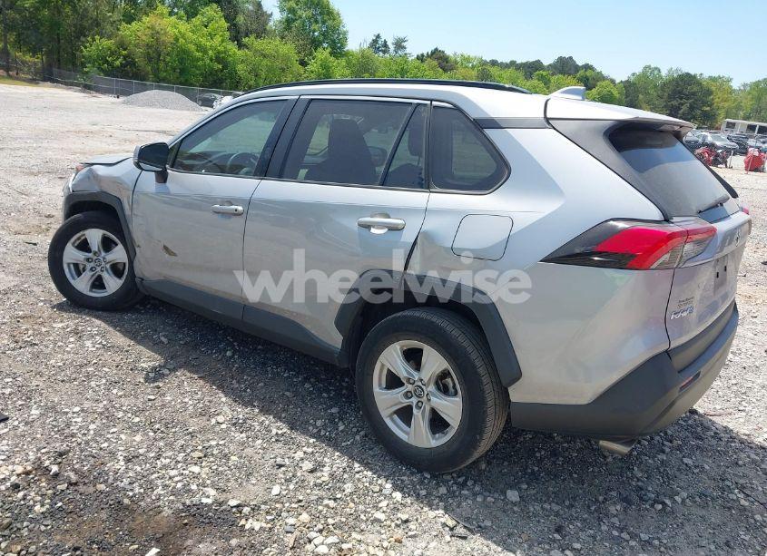 Photo 2 of 2019 Toyota Rav4 XLE (VIN 2T3W1RFV1KW006340)