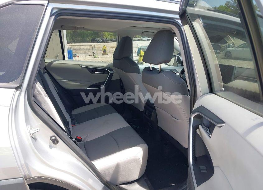 Photo 7 of 2019 Toyota Rav4 XLE (VIN 2T3W1RFV1KW006340)