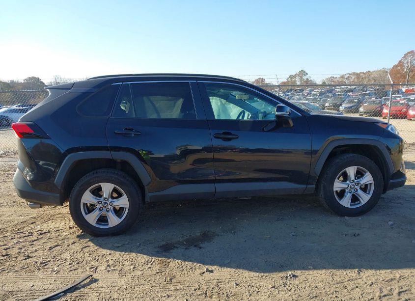 Photo 14 of 2019 Toyota Rav4 XLE (VIN 2T3W1RFV1KW016057)