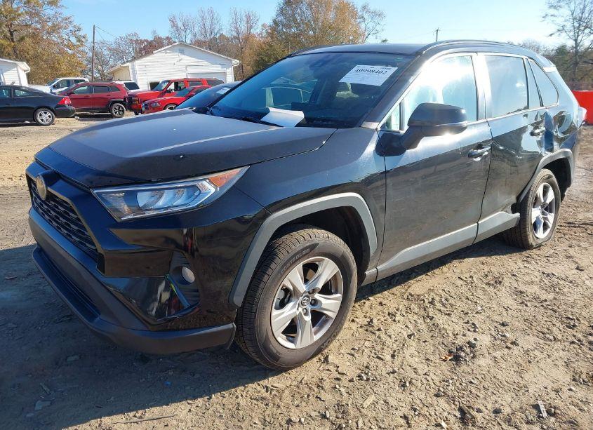 Photo 2 of 2019 Toyota Rav4 XLE (VIN 2T3W1RFV1KW016057)