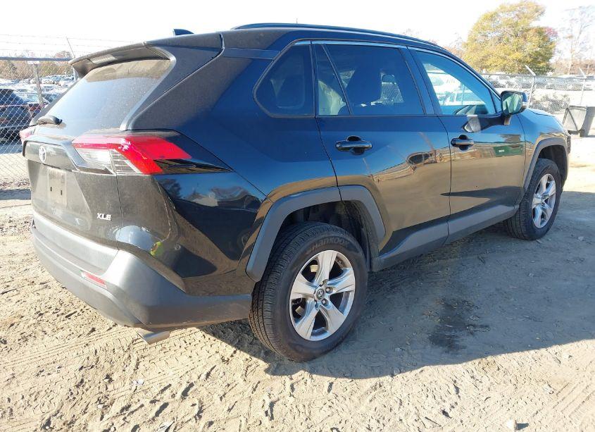 Photo 4 of 2019 Toyota Rav4 XLE (VIN 2T3W1RFV1KW016057)
