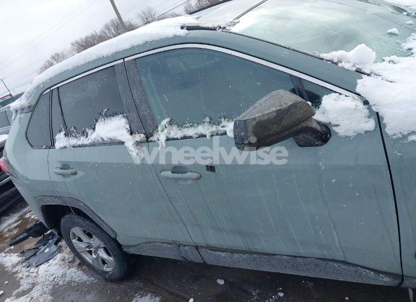 Photo 14 of 2019 Toyota Rav4 XLE (VIN 2T3W1RFV1KW019623)