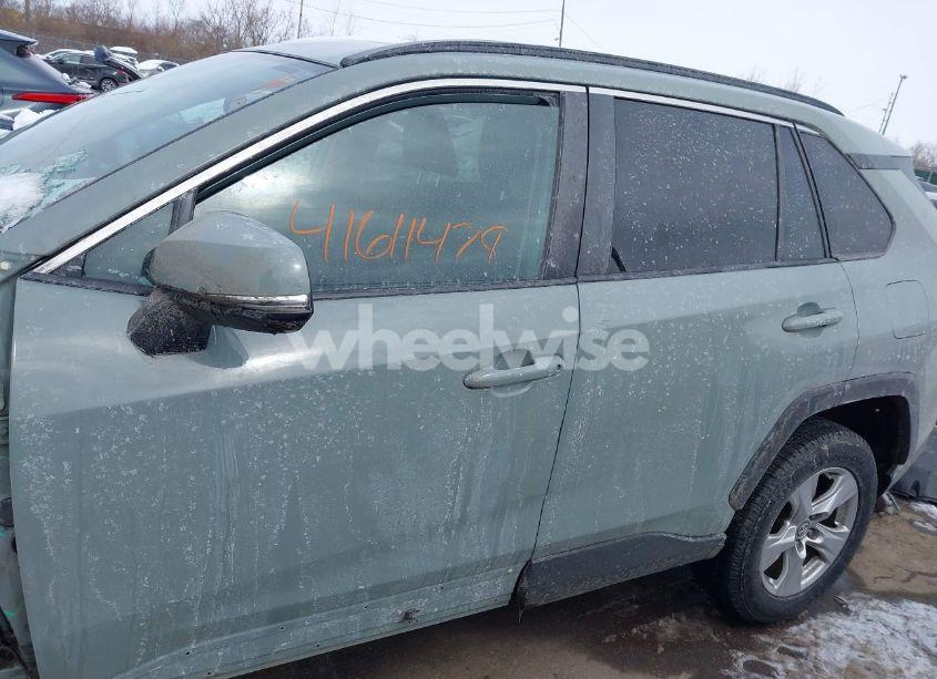 Photo 15 of 2019 Toyota Rav4 XLE (VIN 2T3W1RFV1KW019623)