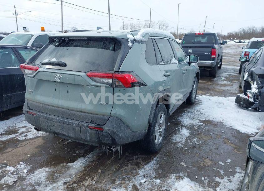 Photo 4 of 2019 Toyota Rav4 XLE (VIN 2T3W1RFV1KW019623)