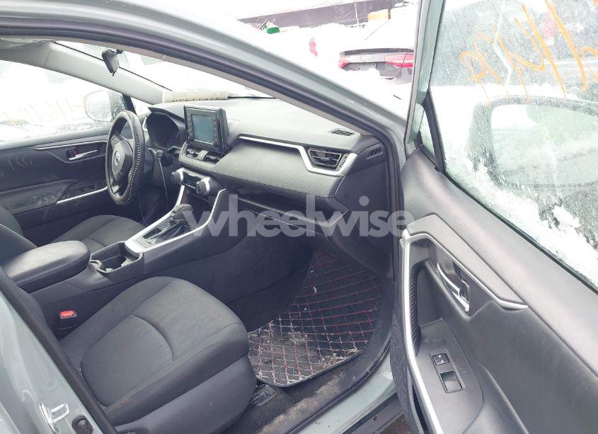 Photo 5 of 2019 Toyota Rav4 XLE (VIN 2T3W1RFV1KW019623)