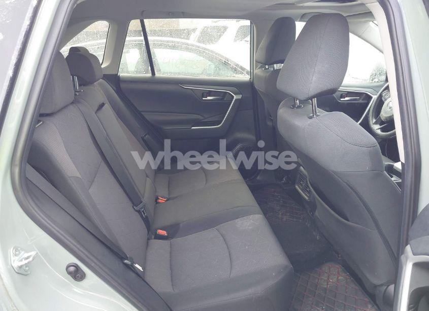 Photo 8 of 2019 Toyota Rav4 XLE (VIN 2T3W1RFV1KW019623)