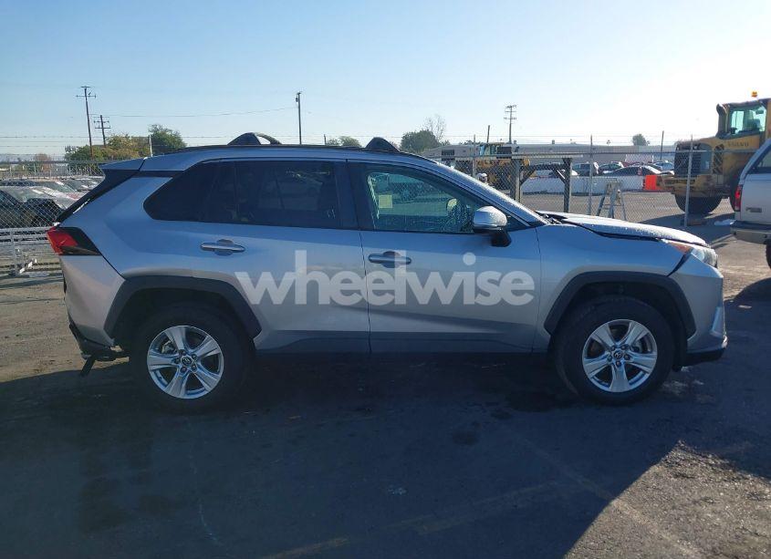 Photo 13 of 2019 Toyota Rav4 XLE (VIN 2T3W1RFV1KW023624)