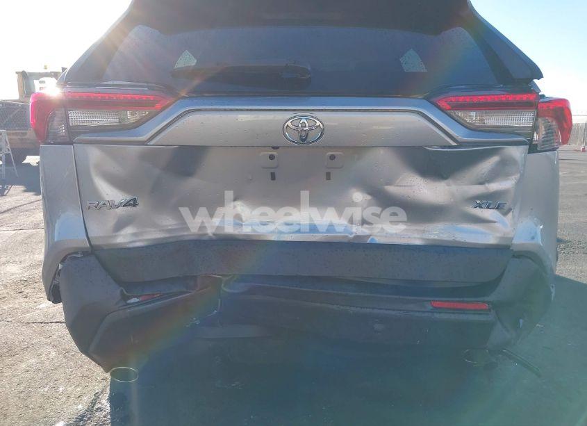 Photo 17 of 2019 Toyota Rav4 XLE (VIN 2T3W1RFV1KW023624)