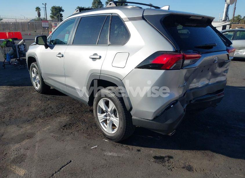 Photo 3 of 2019 Toyota Rav4 XLE (VIN 2T3W1RFV1KW023624)
