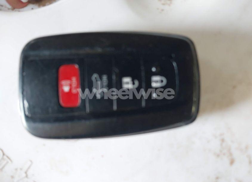 Photo 11 of 2019 Toyota Rav4 XLE (VIN 2T3W1RFV1KW043291)