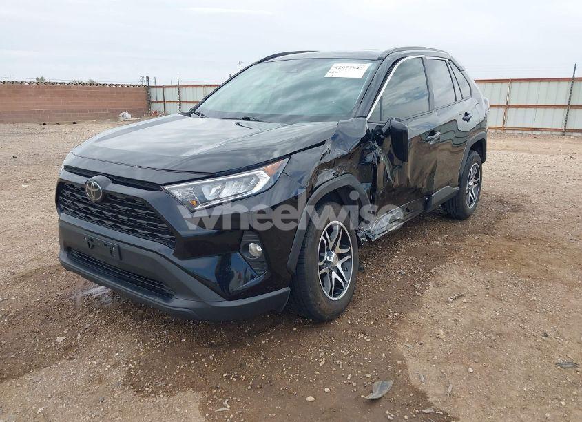 Photo 2 of 2019 Toyota Rav4 XLE (VIN 2T3W1RFV1KW043291)