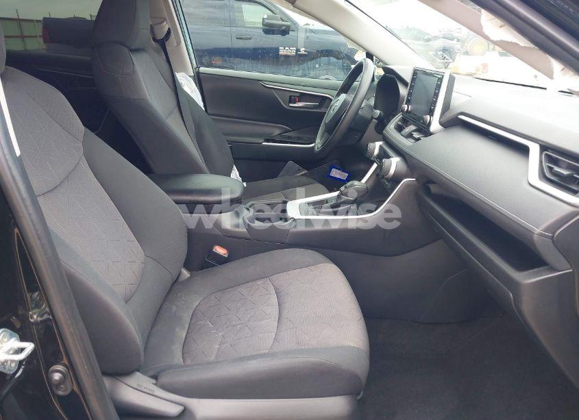 Photo 5 of 2019 Toyota Rav4 XLE (VIN 2T3W1RFV1KW043291)