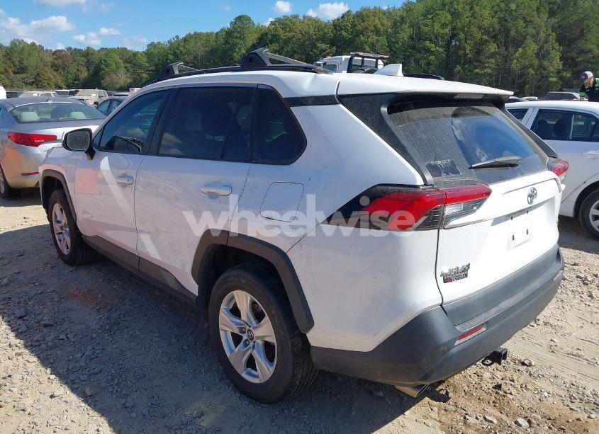 Photo 3 of 2019 Toyota Rav4 XLE (VIN 2T3W1RFV1KW048815)