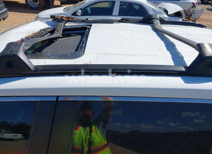 Photo 6 of 2019 Toyota Rav4 XLE (VIN 2T3W1RFV1KW048815)