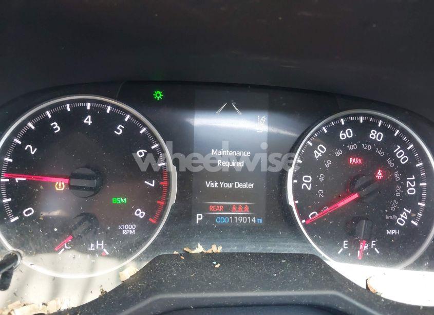 Photo 7 of 2019 Toyota Rav4 XLE (VIN 2T3W1RFV1KW048815)