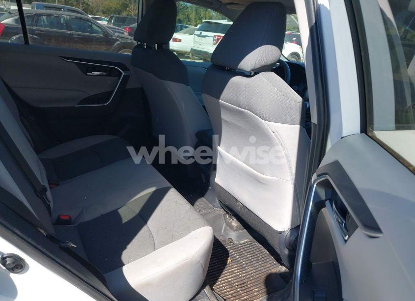 Photo 8 of 2019 Toyota Rav4 XLE (VIN 2T3W1RFV1KW048815)