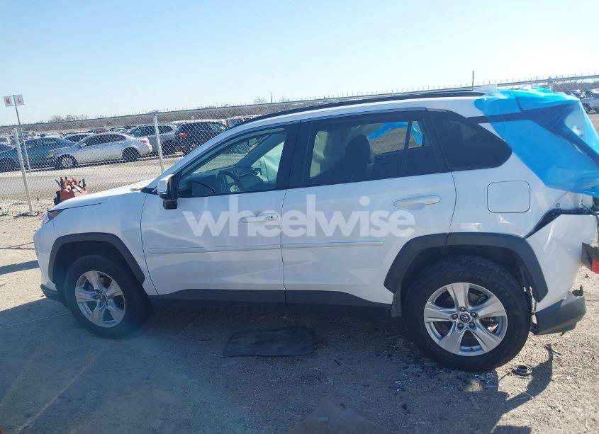Photo 15 of 2020 Toyota Rav4 XLE (VIN 2T3W1RFV1LC036912)