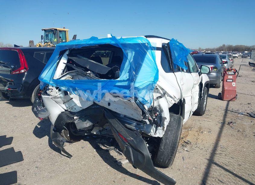 Photo 4 of 2020 Toyota Rav4 XLE (VIN 2T3W1RFV1LC036912)