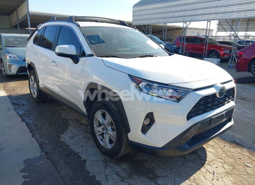 2020 Toyota Rav4 XLE (VIN 2T3W1RFV1LC066427) main photo
