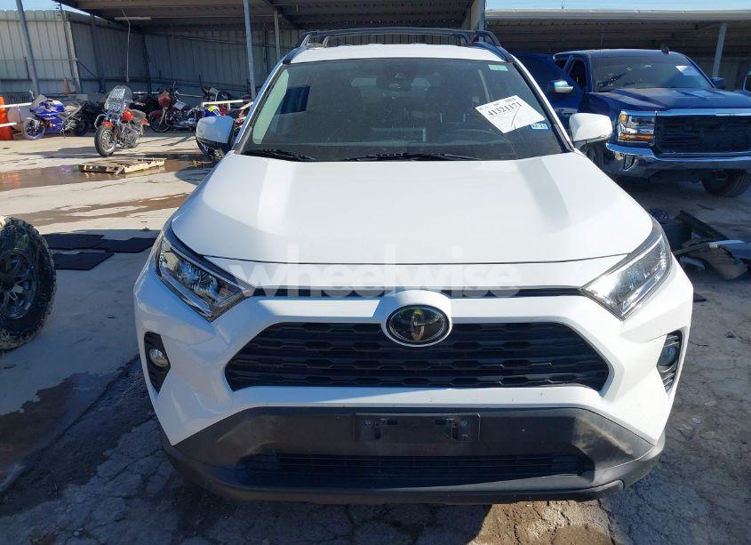 Photo 12 of 2020 Toyota Rav4 XLE (VIN 2T3W1RFV1LC066427)
