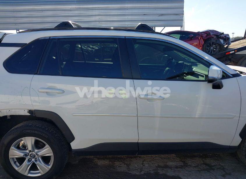Photo 13 of 2020 Toyota Rav4 XLE (VIN 2T3W1RFV1LC066427)