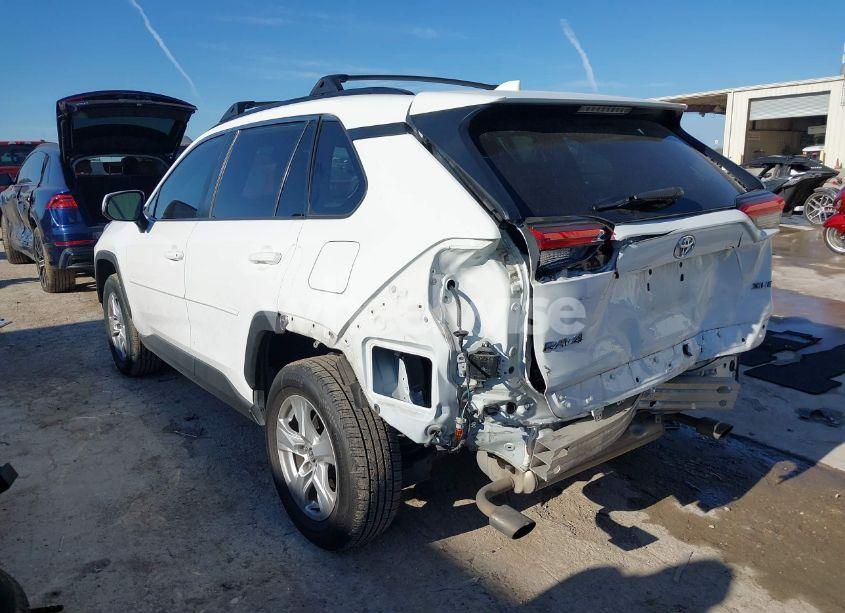Photo 3 of 2020 Toyota Rav4 XLE (VIN 2T3W1RFV1LC066427)