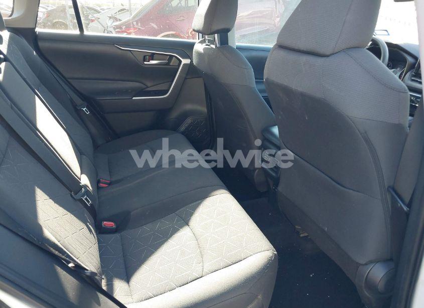 Photo 8 of 2020 Toyota Rav4 XLE (VIN 2T3W1RFV1LC066427)