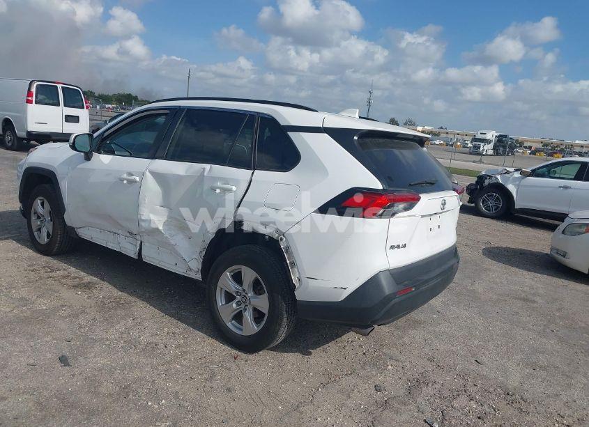 Photo 3 of 2020 Toyota Rav4 XLE (VIN 2T3W1RFV1LC079243)