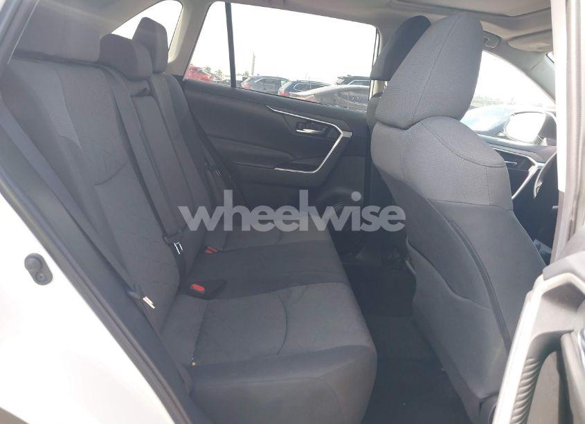 Photo 8 of 2020 Toyota Rav4 XLE (VIN 2T3W1RFV1LC079243)