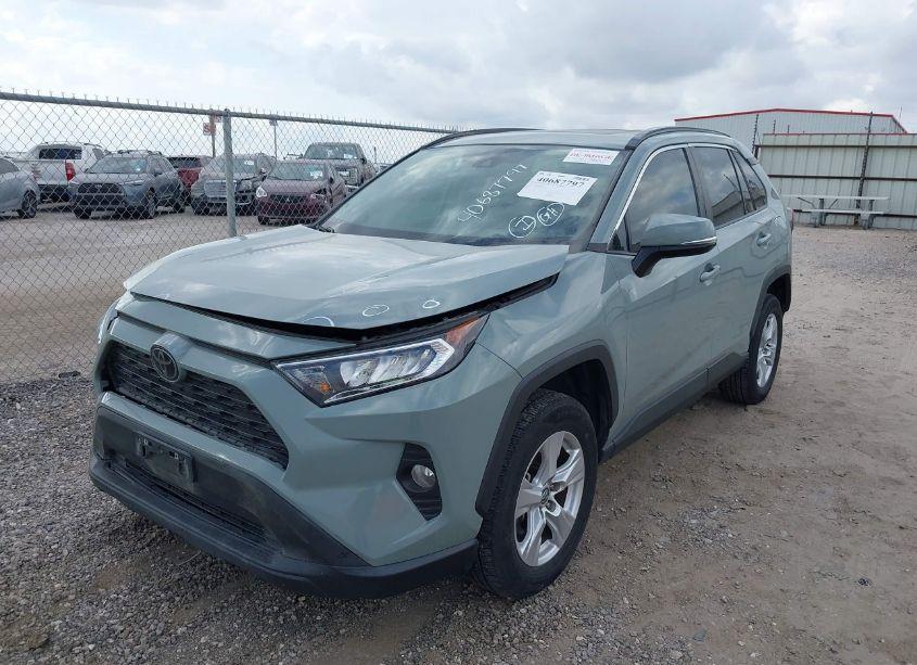Photo 2 of 2021 Toyota Rav4 XLE (VIN 2T3W1RFV1MC085951)