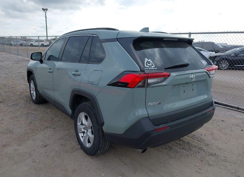 Photo 3 of 2021 Toyota Rav4 XLE (VIN 2T3W1RFV1MC085951)